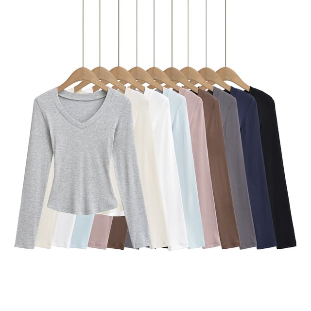 Asiris-Long-Sleeve V-Neck Plain Crop Top