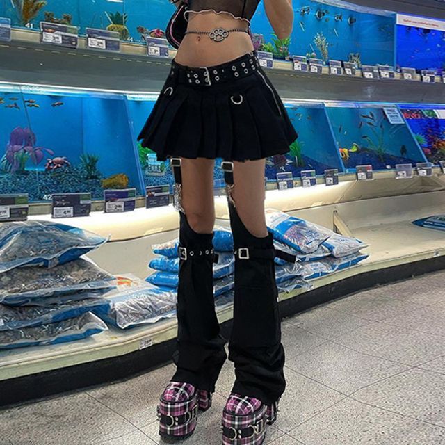 PLEATED MINI SKIRT ＆ LEG WARMERS新品タグ付き Black Pleated Mini Skirt With Leg Warmers Plus Size | Hot Topic