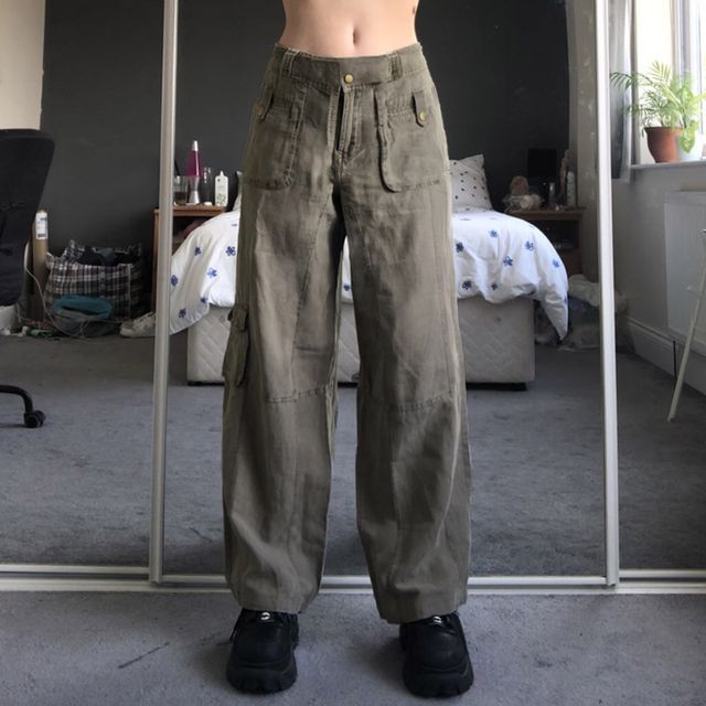 loose fit straight leg cargo pants