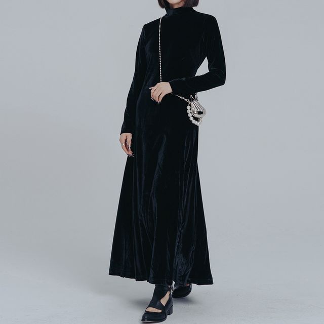 SIMPLE BLACK - Long-Sleeve Midi A-Line Velvet Dress | YesStyle