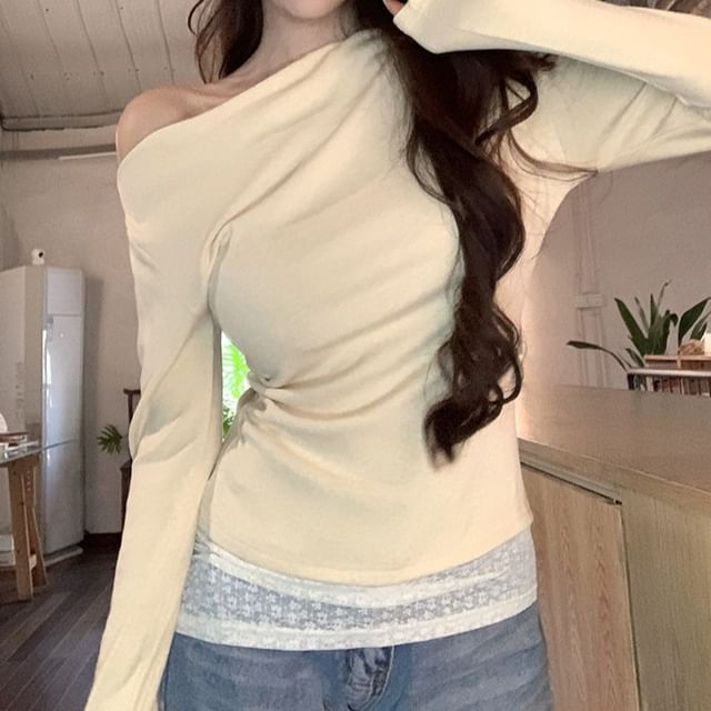 Cloud Nine-Long-Sleeve Off-Shoulder Mock Two-Piece Lace Panel Slim Fit T-Shirt