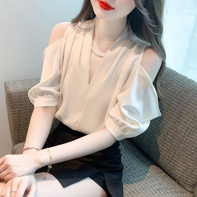Dragan Pulse-Cold-Shoulder Plain Blouse
