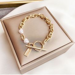 True Glam - Faux Pearl Chunky Chain Bracelet True Glam - Faux Pearl Chunky Chain Bracelet