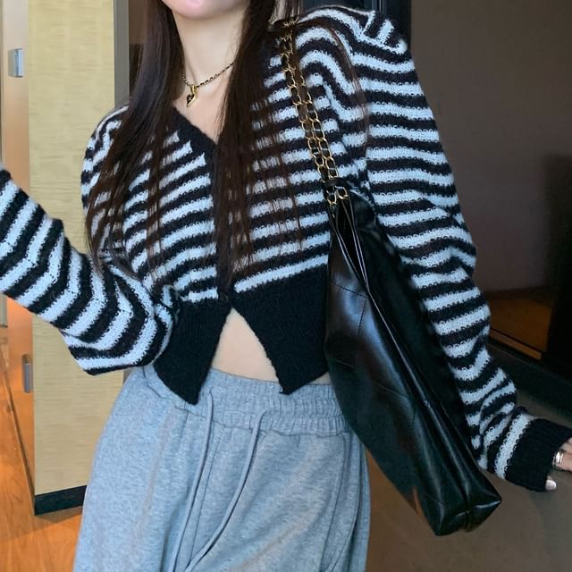 KUMI-V-Neck Striped Button-Up Slit Crop Cardigan