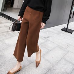 Snow Clover - Cropped Straight-Leg Pants