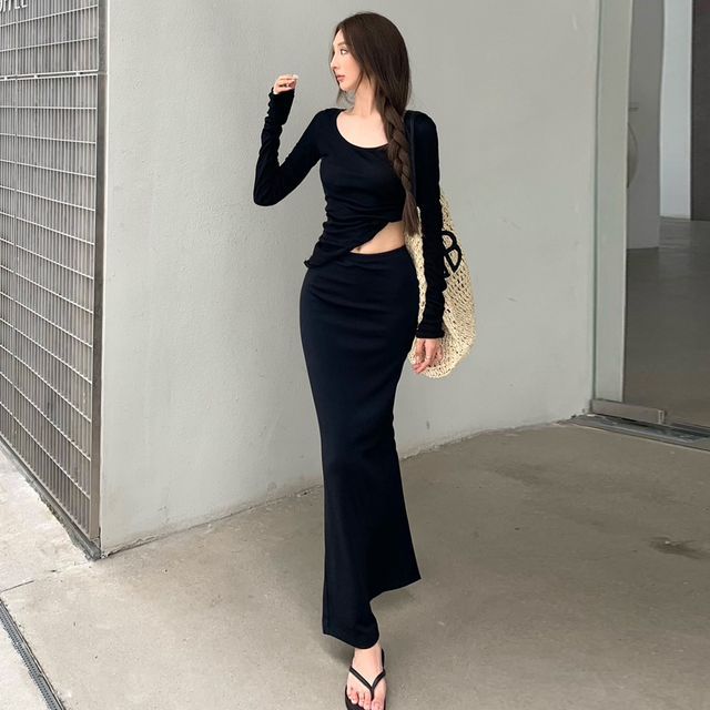 Jeans Kingdom Long-Sleeve Scoop Neck Plain Slim Fit T-Shirt