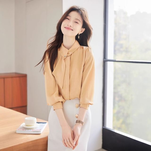 Princess Min-Puff-Sleeve Tie-Neck Plain Shirt