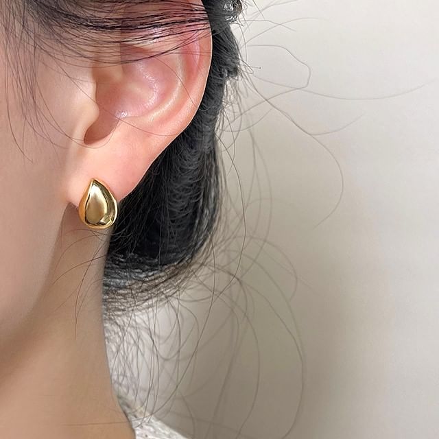 Sharkkira-Glossy Drop Earring