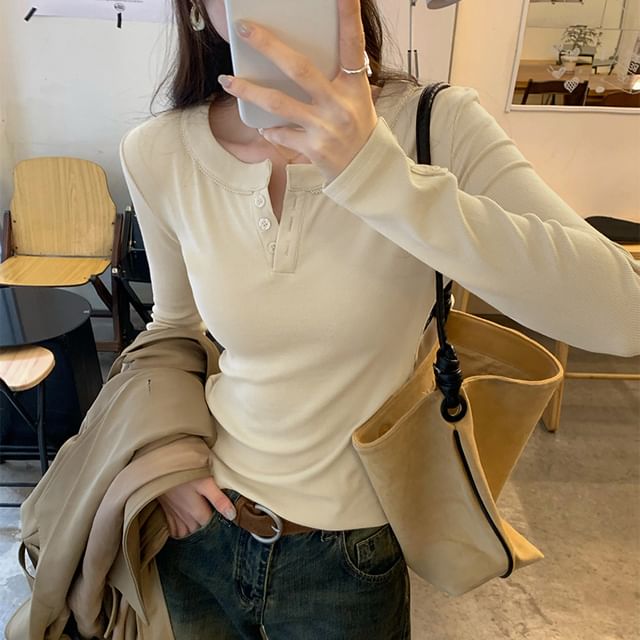 KUMI-Long-Sleeve Henley Plain Tee
