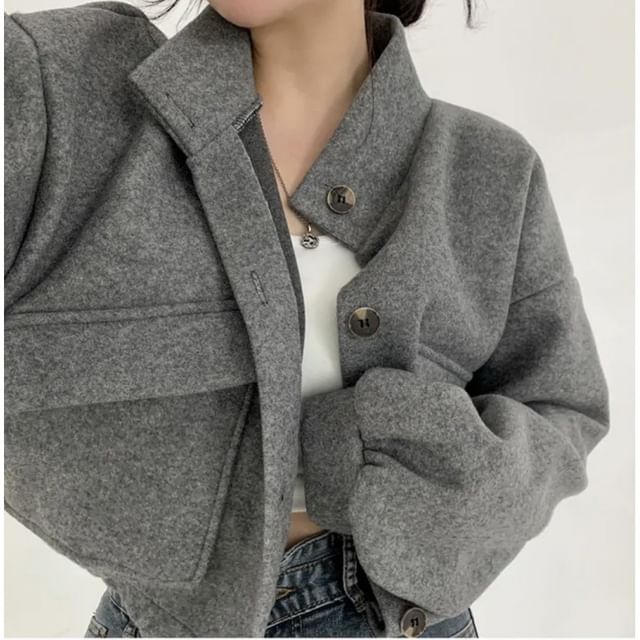 Essere-Stand Collar Crop Button Jacket