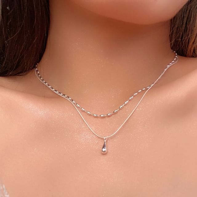 Betsuno-Layered Silver Teardrop Pendant Necklace