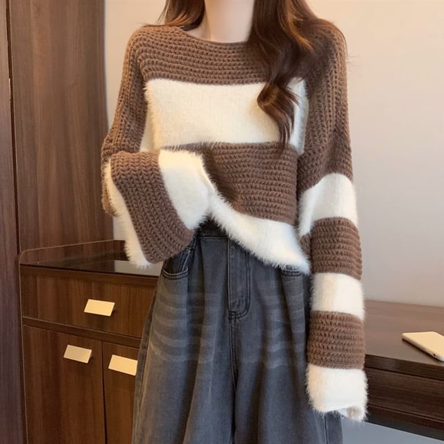 Sisyphi-Round Neck Striped Crop Sweater
