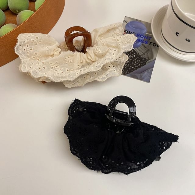 Kiren-Eyelet Lace Ruffled Hair Claw