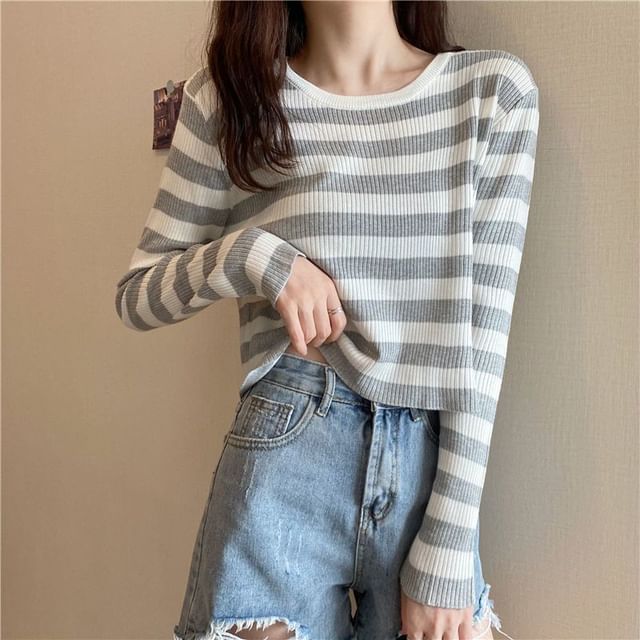 Sisyphi-Crew Neck Striped Ribbed Sweater