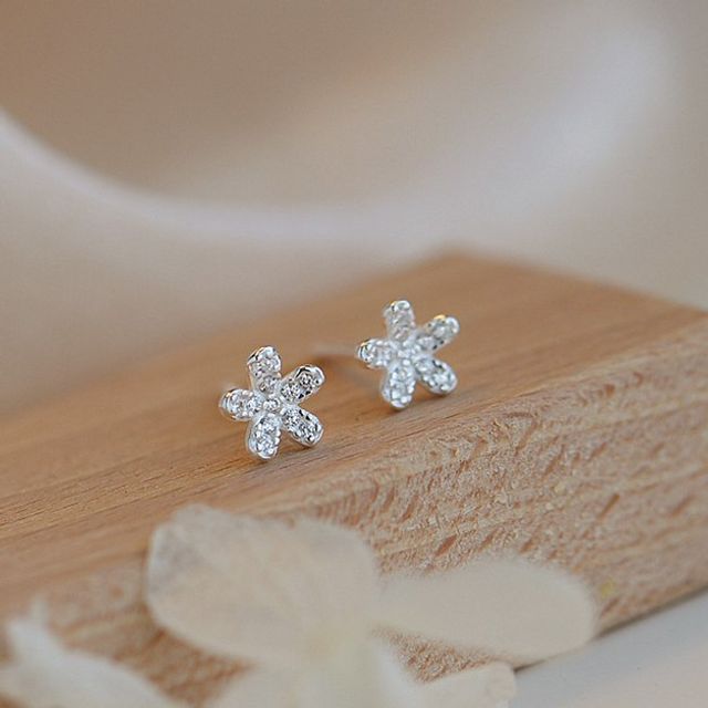 Zatanna - Flower Rhinestone Sterling Silver Earring | YesStyle