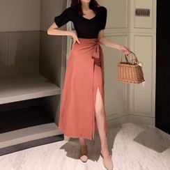 Apotheosis - Set: Puff Sleeve V-Neck Top + Slit A-Line Wrapped Skirt Apotheosis - Set: Puff Sleeve V-Neck Top + Slit A-Line Wrapped Skirt