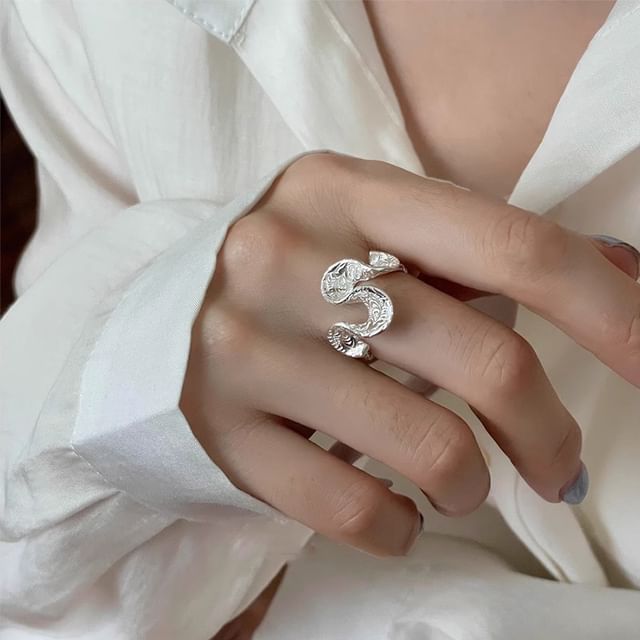 Hansha-Ruffle Alloy Ring