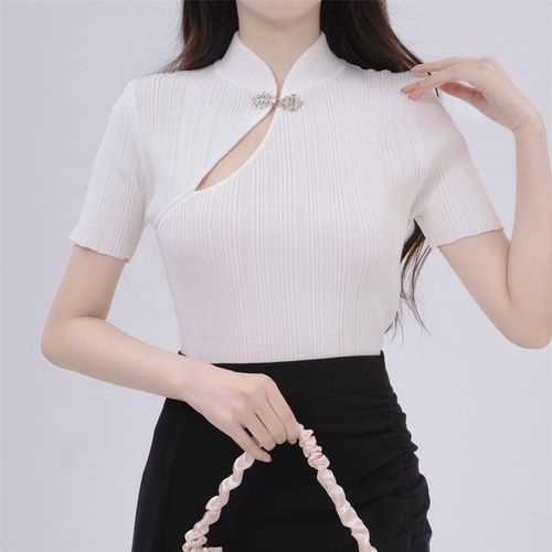 Cutout Cropped Half Sweater Trend Styles 2020