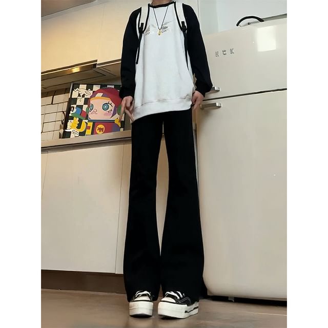 Chuoku-Mid Rise Bootcut Jeans