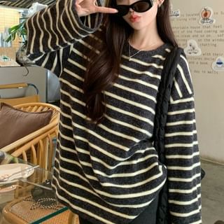 Gilmort-Round Neck Striped Pullover
