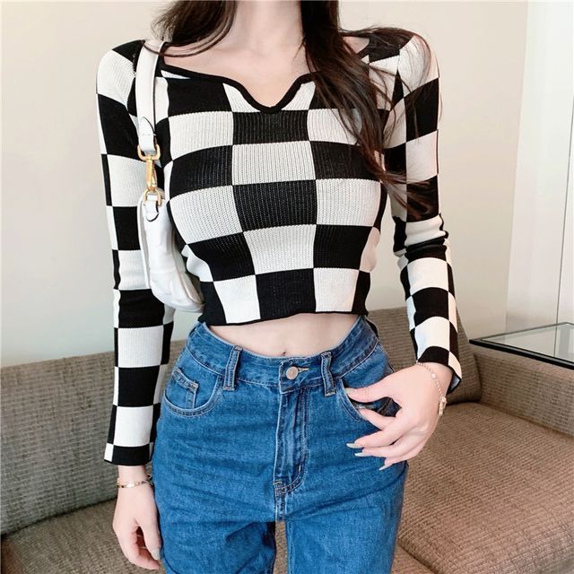long sleeve checkered crop top