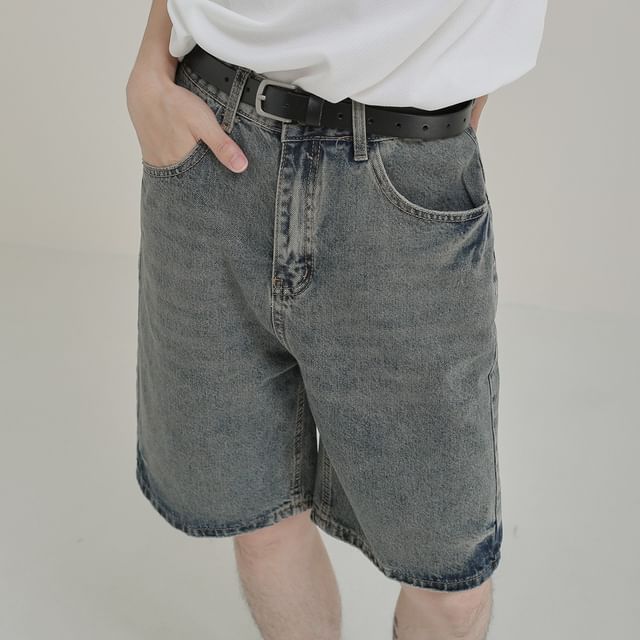 DAZO Studios-Mid Rise Washed Denim Shorts