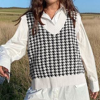 Oversized Houndstooth Knit Vest