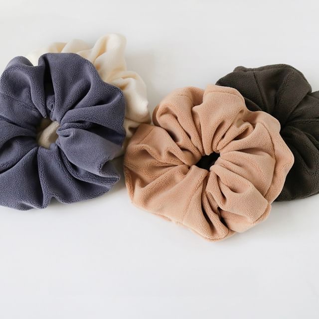 Allyrinta-Velvet Plain Scrunchie