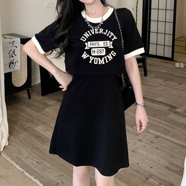 Short-Sleeve Crew Neck Lettering T-Shirt Dress Midi T-Shirt Dress