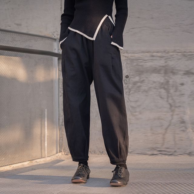 SIMPLE BLACK-High Waist Plain Cropped Harem Pants
