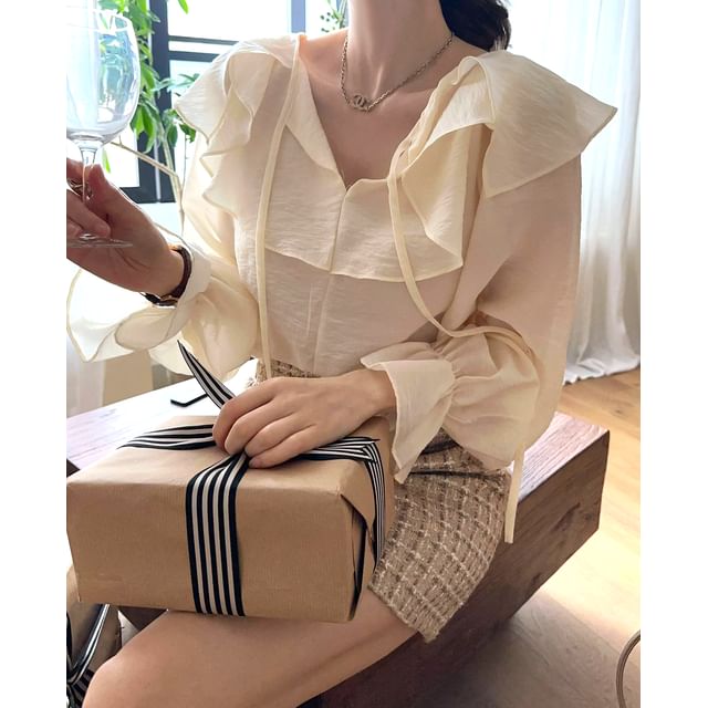 SeoulPop-Long-Sleeve Plain Ruffle Blouse
