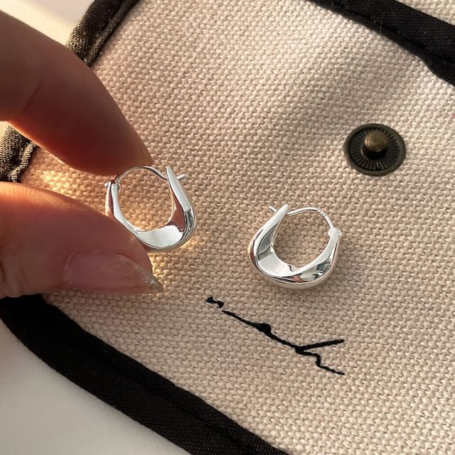 Juanitro-Twisted Alloy Huggie Earring Various Designs