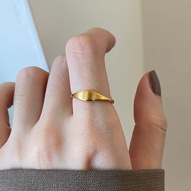 Betsuno-Metal Dome Ring