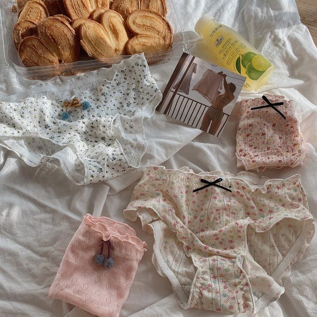 Josei Studio Set of 4 Floral Print Panty YesStyle