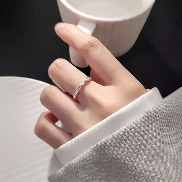 Gaya-Sterling Silver Ring