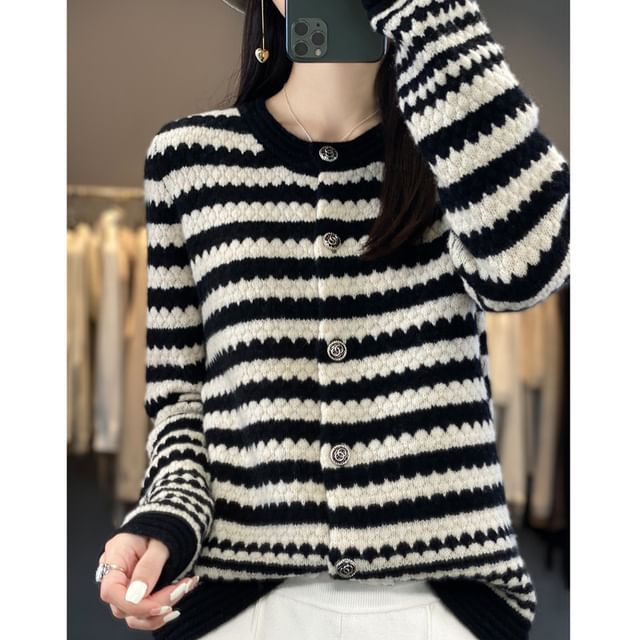 Weelop-Crewneck Striped Button-Up Cardigan