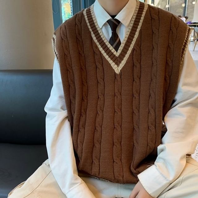 Capbrew-V-Neck Contrast Trim Cable Knitted Sweater Vest