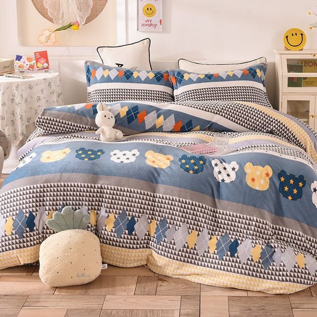 Carell Bear Print Bedding Set YesStyle
