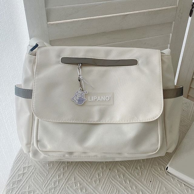 Set: Applique Multi-Pocket Messenger Bag + Bag Charm