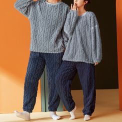 Jeony(ジェオニー) - Couple Matching Loungewear Set: Long-Sleeve Coral Fleece Sweatshirt + Pants