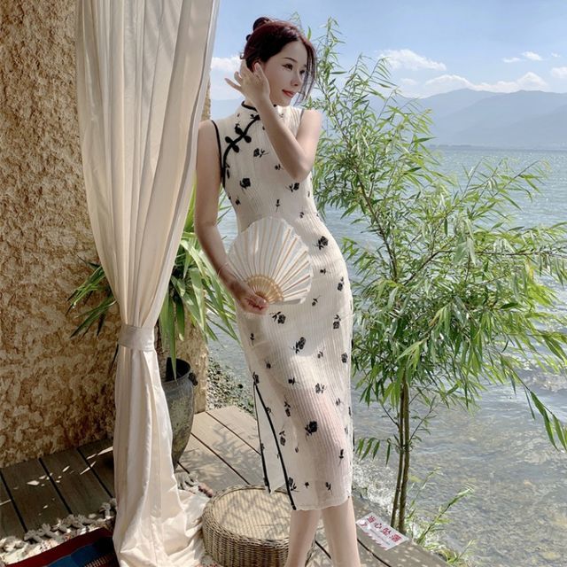 Injo - Sleeveless Floral Side-Slit Qipao | YesStyle