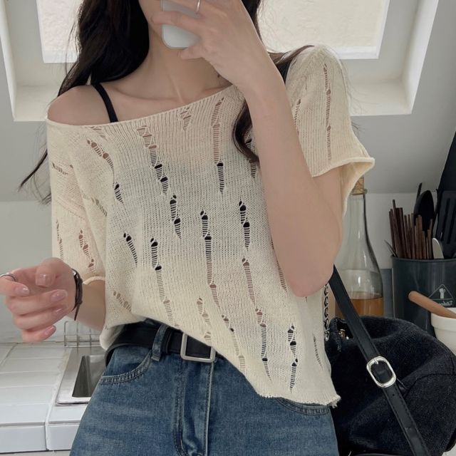 Shinsei-Short-Sleeve Scoop Neck Plain Distressed Knit Top