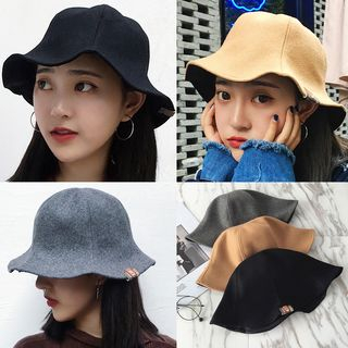 pompabee bucket hat