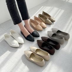 Wifky - Point-Toe Pleather Flats