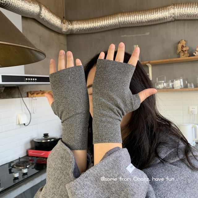 Fenmo-Fingerless Plain Gloves