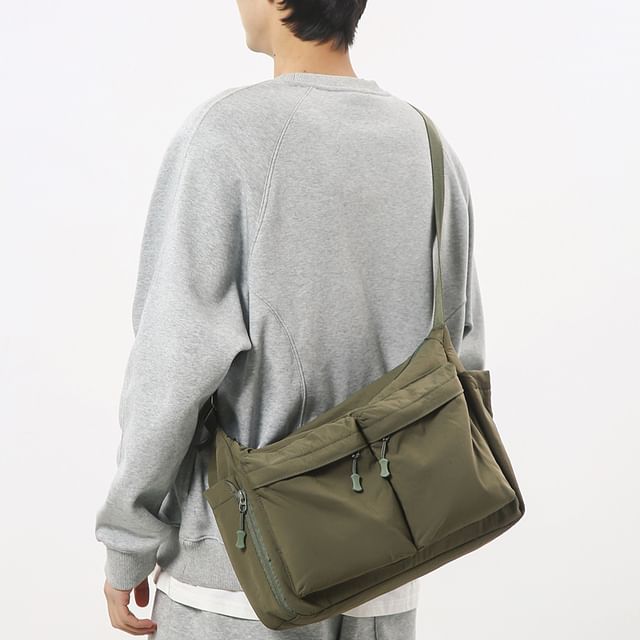 Hikuozy-Plain Nylon Messenger Bag