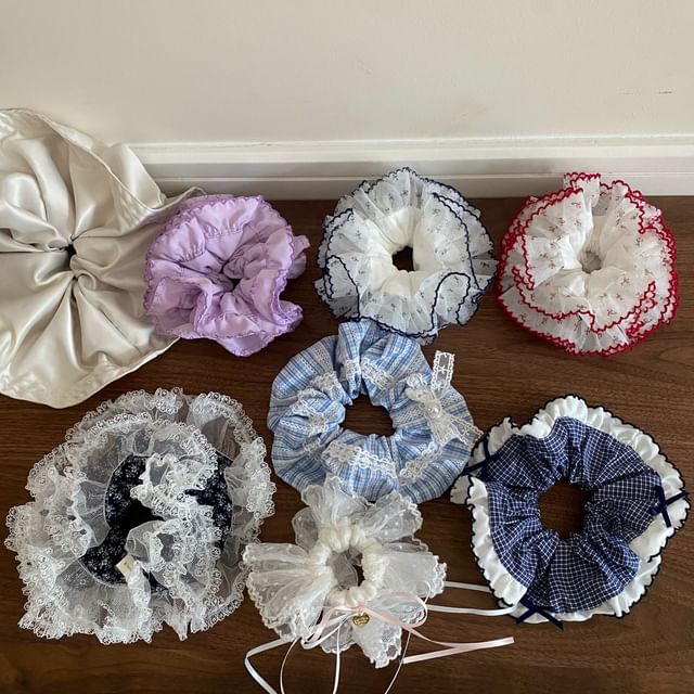 Kiren-Lace Scrunchie