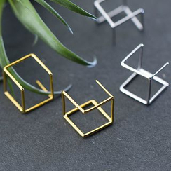 A’ROCH - 3D Cube Earrings A’ROCH - 3D Cube Earrings