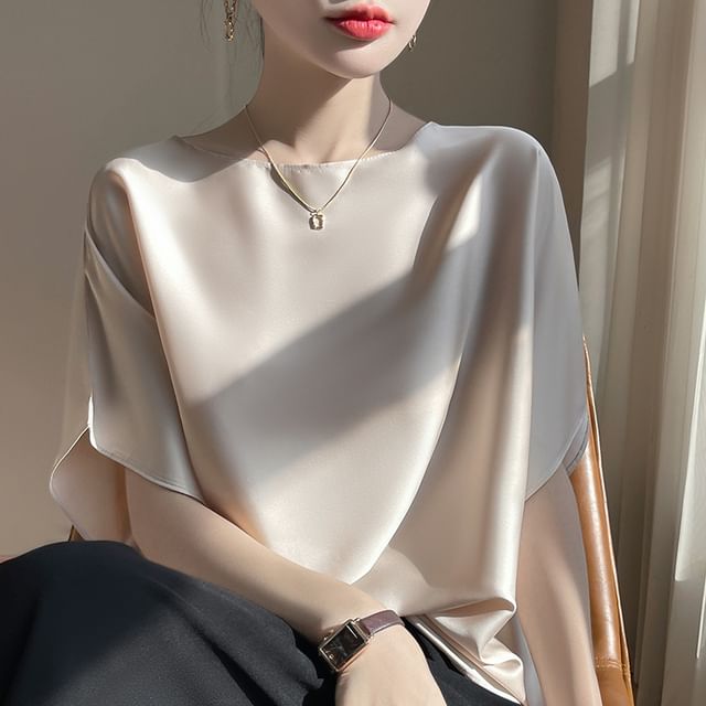 Weelop-Elbow-Sleeve Round Neck Plain Blouse