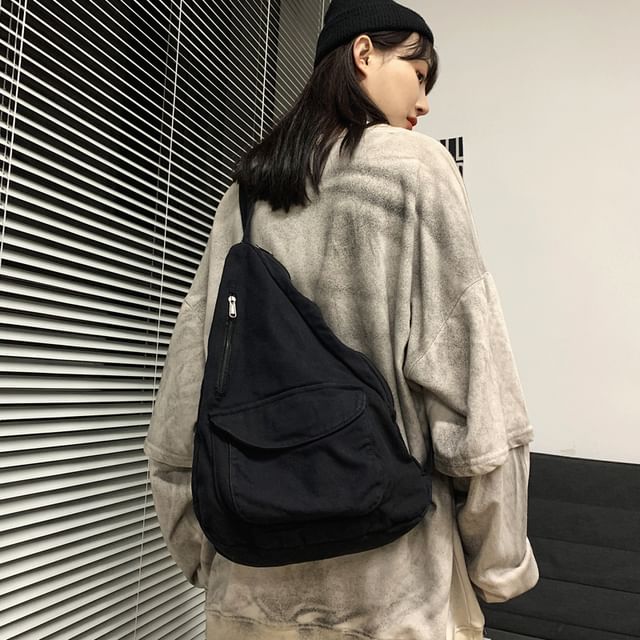 Evanki - Plain Canvas Sling Bag | Yesstyle